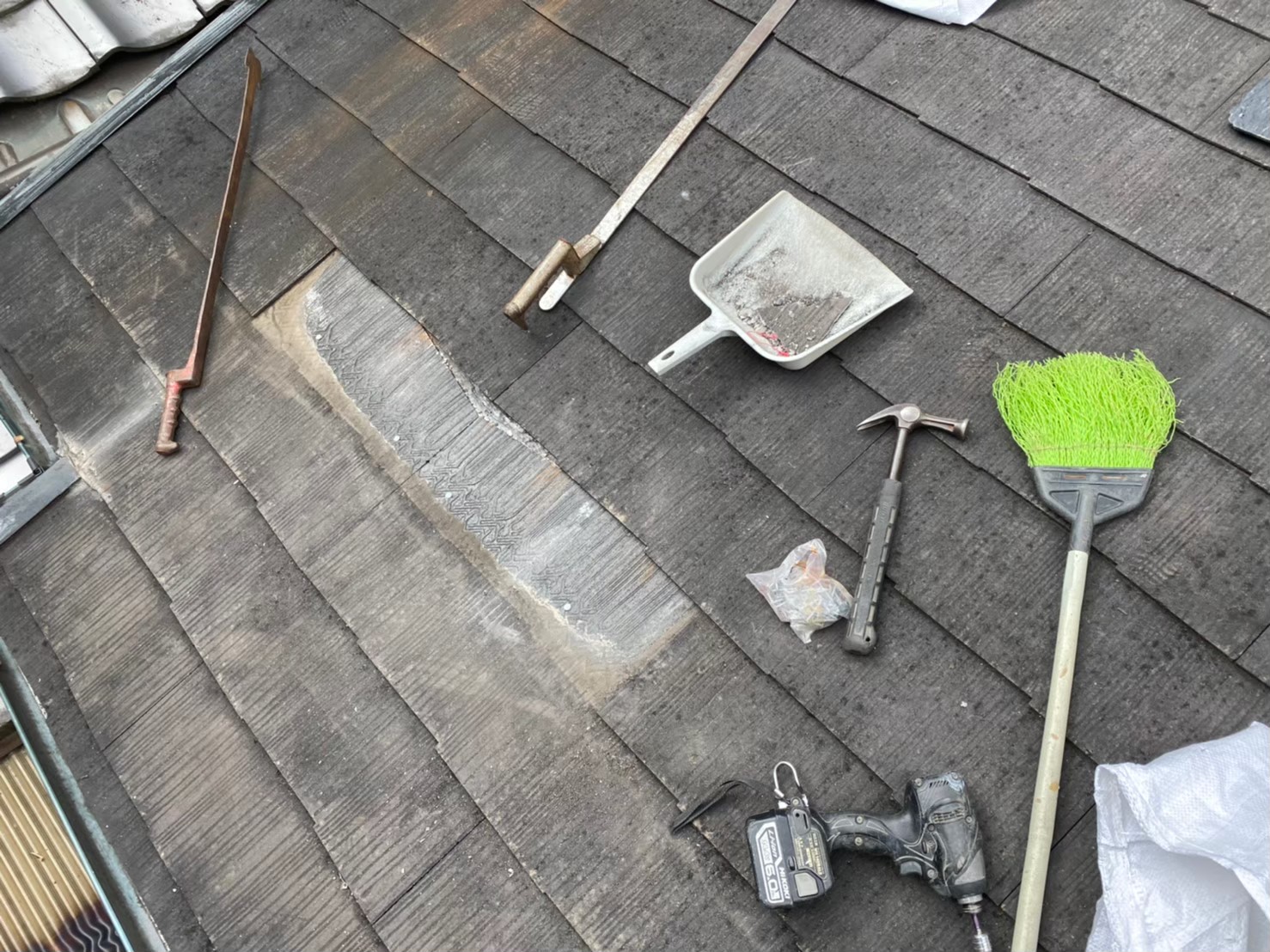 奈良市の割れたカラーベスト撤去